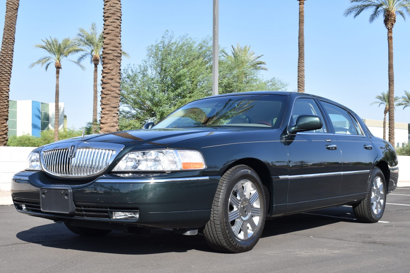 No Reserve: 9k-Mile 2003 Lincoln Town Car Cartier Edition for sale on BaT  Auctions - sold for $20,750 on November 3, 2020 (Lot #38,655) | Bring a  Trailer