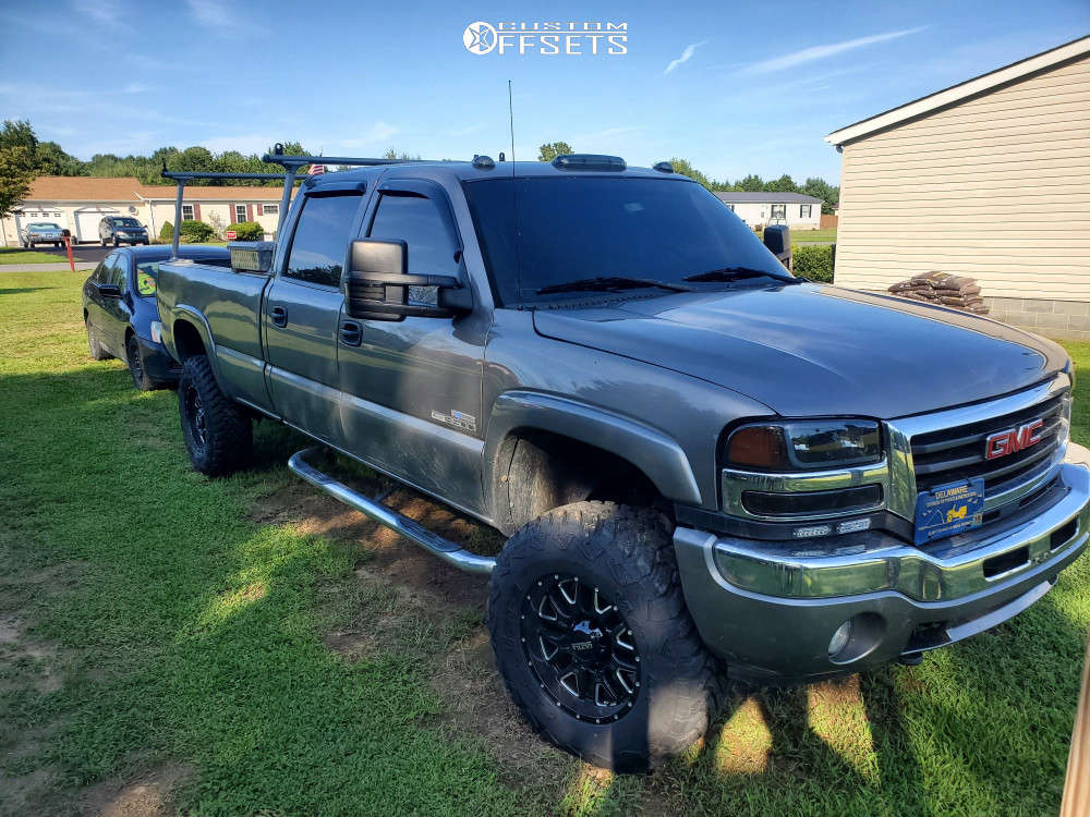 2007 GMC Sierra 3500 Classic with 18x9 -12 Ultra Hunter and 35/12.5R18  Accelera M/t-01 and Stock | Custom Offsets