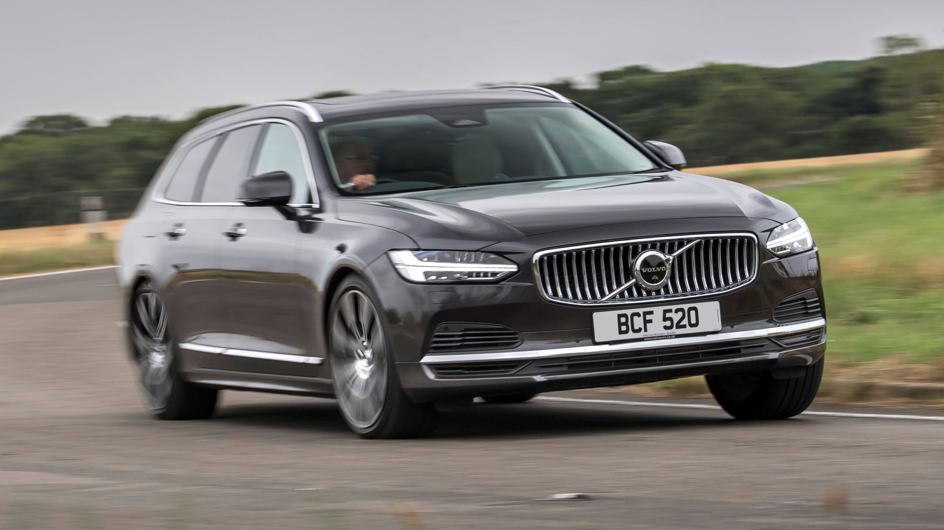 Volvo V90 Recharge T6 Ultimate review: a £70k plug-in hybrid estate Reviews  2023 | Top Gear