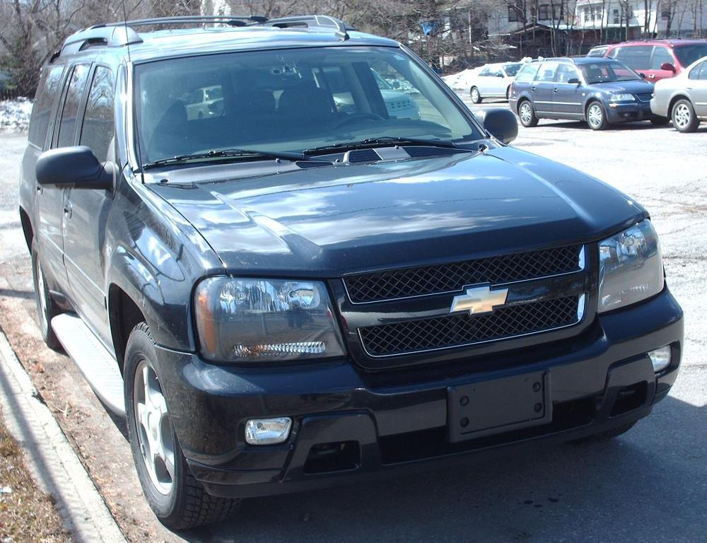 File:2006 Chevy TrailBlazer EXT.jpg - Wikimedia Commons