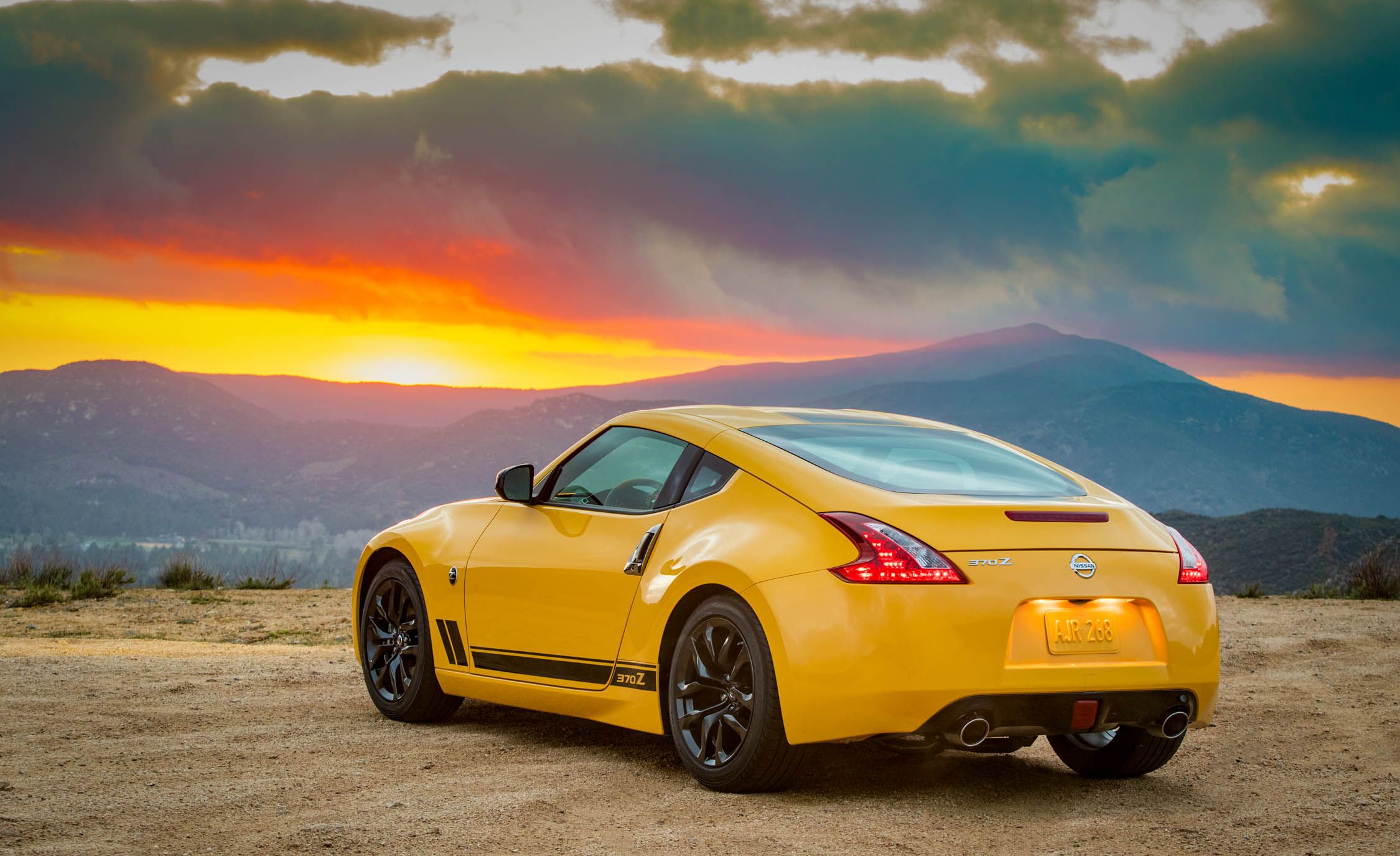 2018 Nissan 370Z Review, Pricing, and Specs