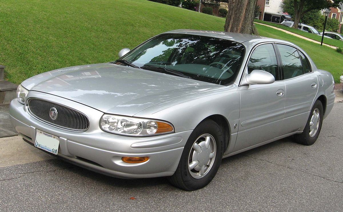 File:2000-2005 Buick LeSabre Custom.jpg - Wikimedia Commons