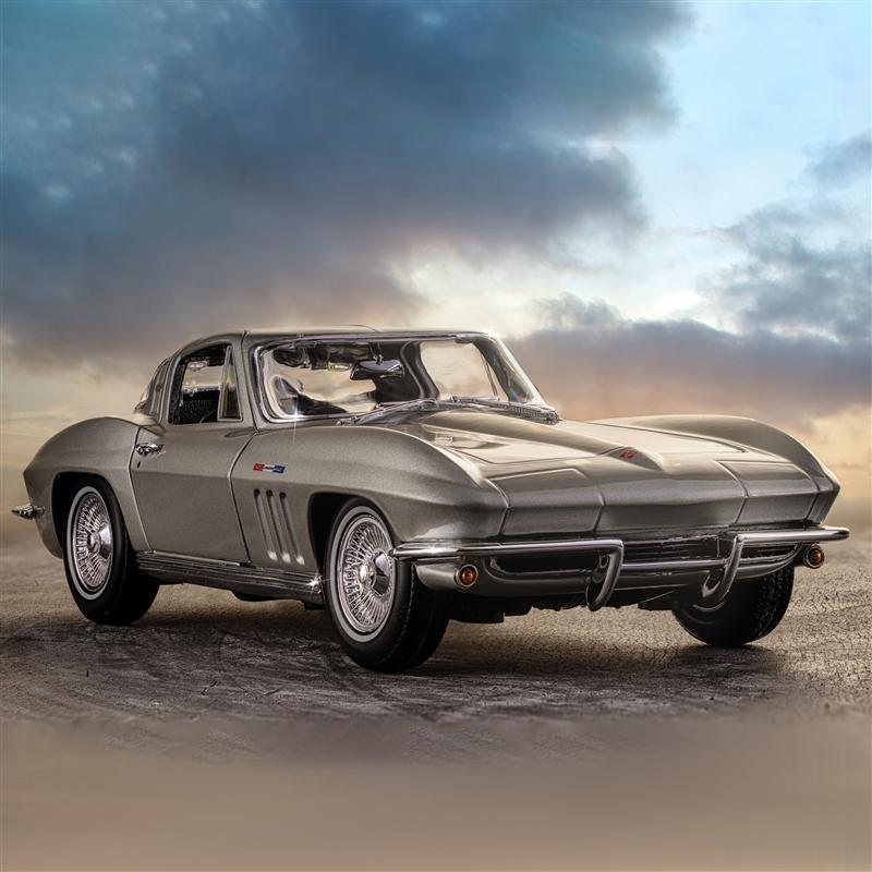 1965 Chevrolet Corvette Stingray Coupe (Silver)