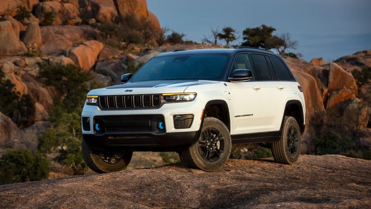 The 2023 Jeep Grand Cherokee 4xe Gets Exclusive Top-of-the-Line Performance  | Torque News
