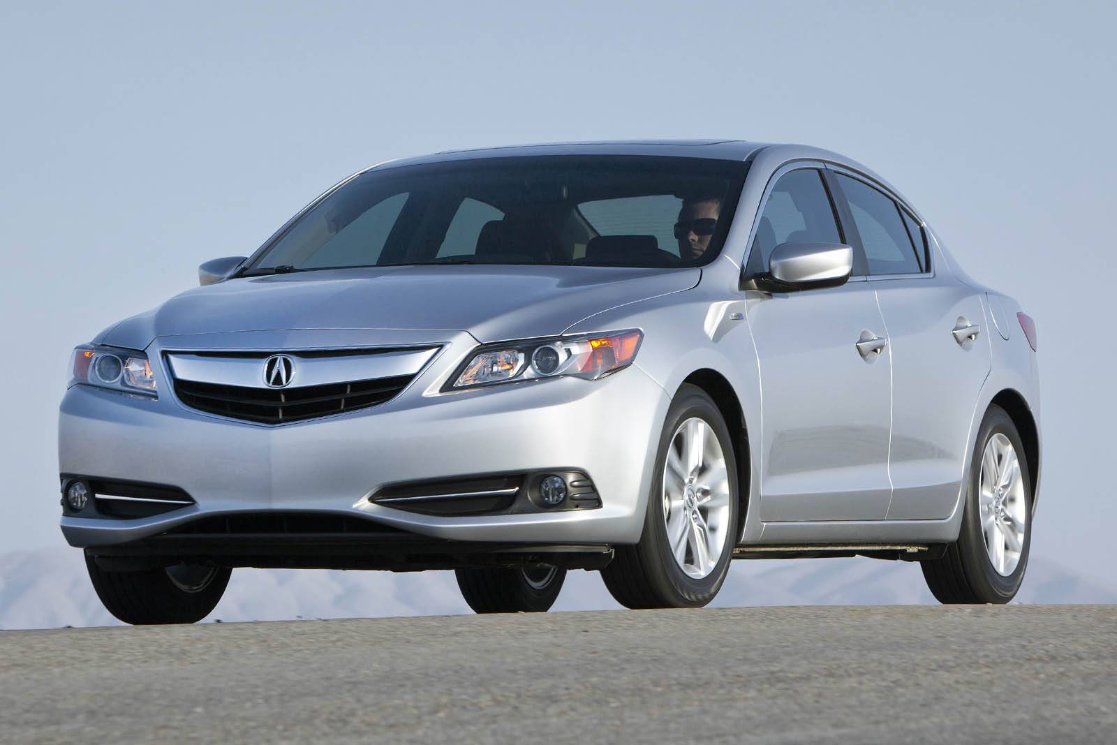 2013 Acura ILX Review & Ratings | Edmunds