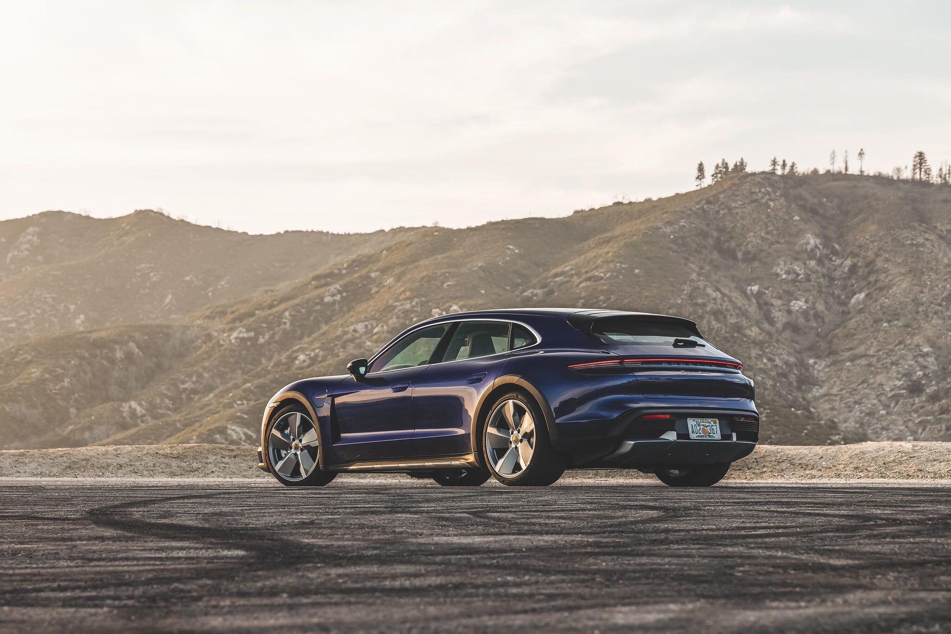 2021 Porsche Taycan Cross Turismo first drive review: All this and more -  CNET