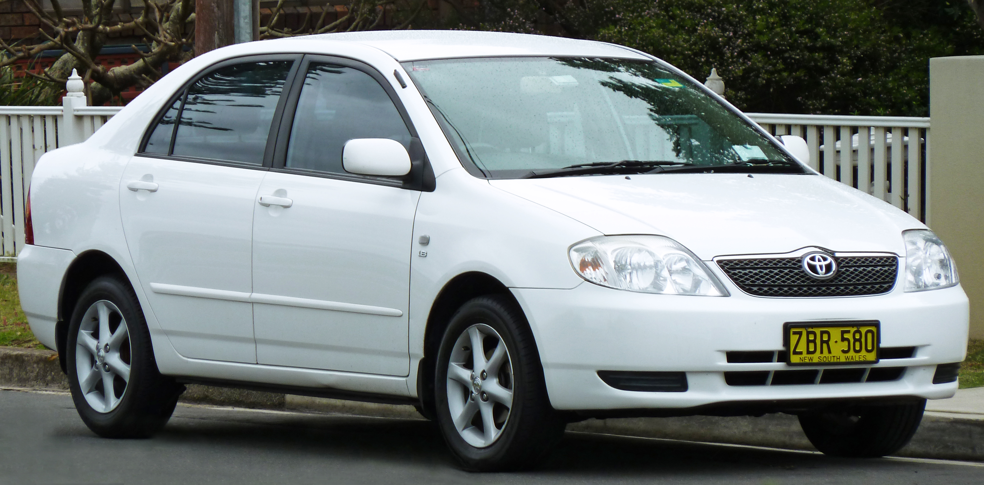 Toyota Corolla (E120) - Wikipedia