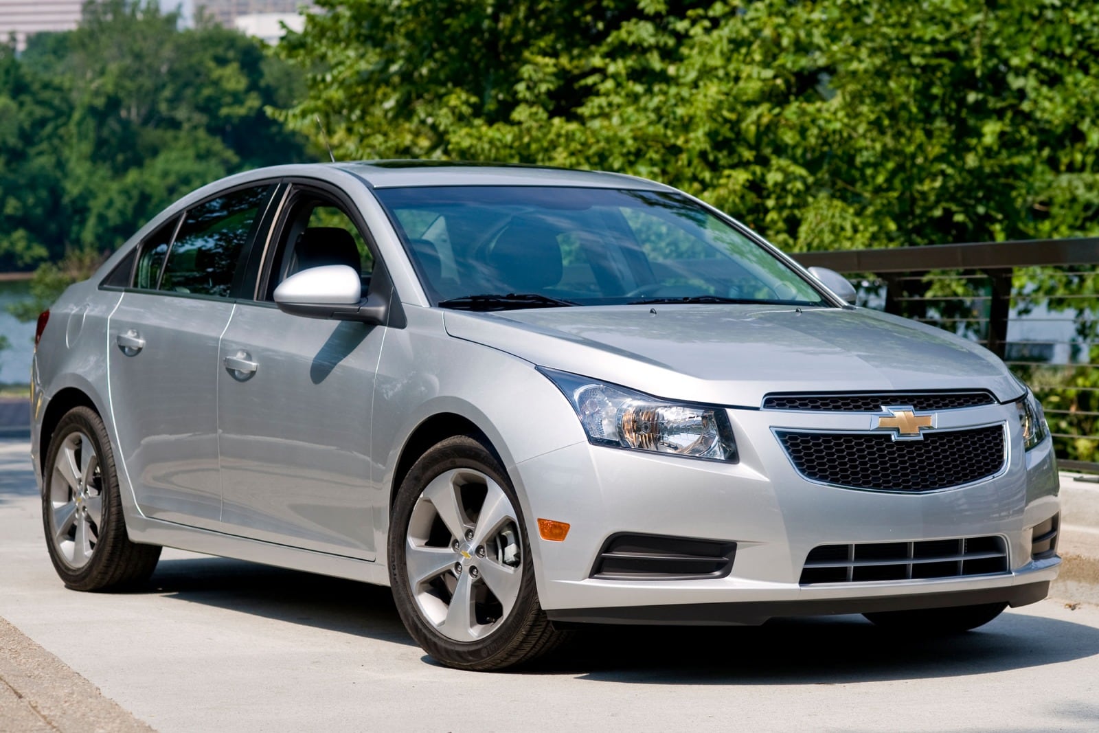 2014 Chevy Cruze Review & Ratings | Edmunds