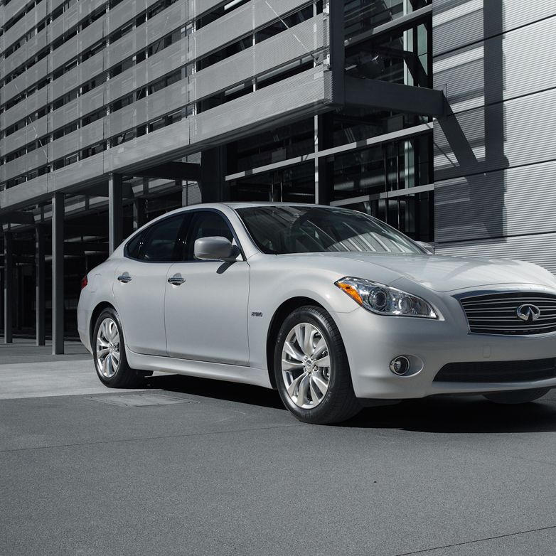 2012 Infiniti M35h Hybrid Road Test &#8211; Review &#8211; Car and Driver