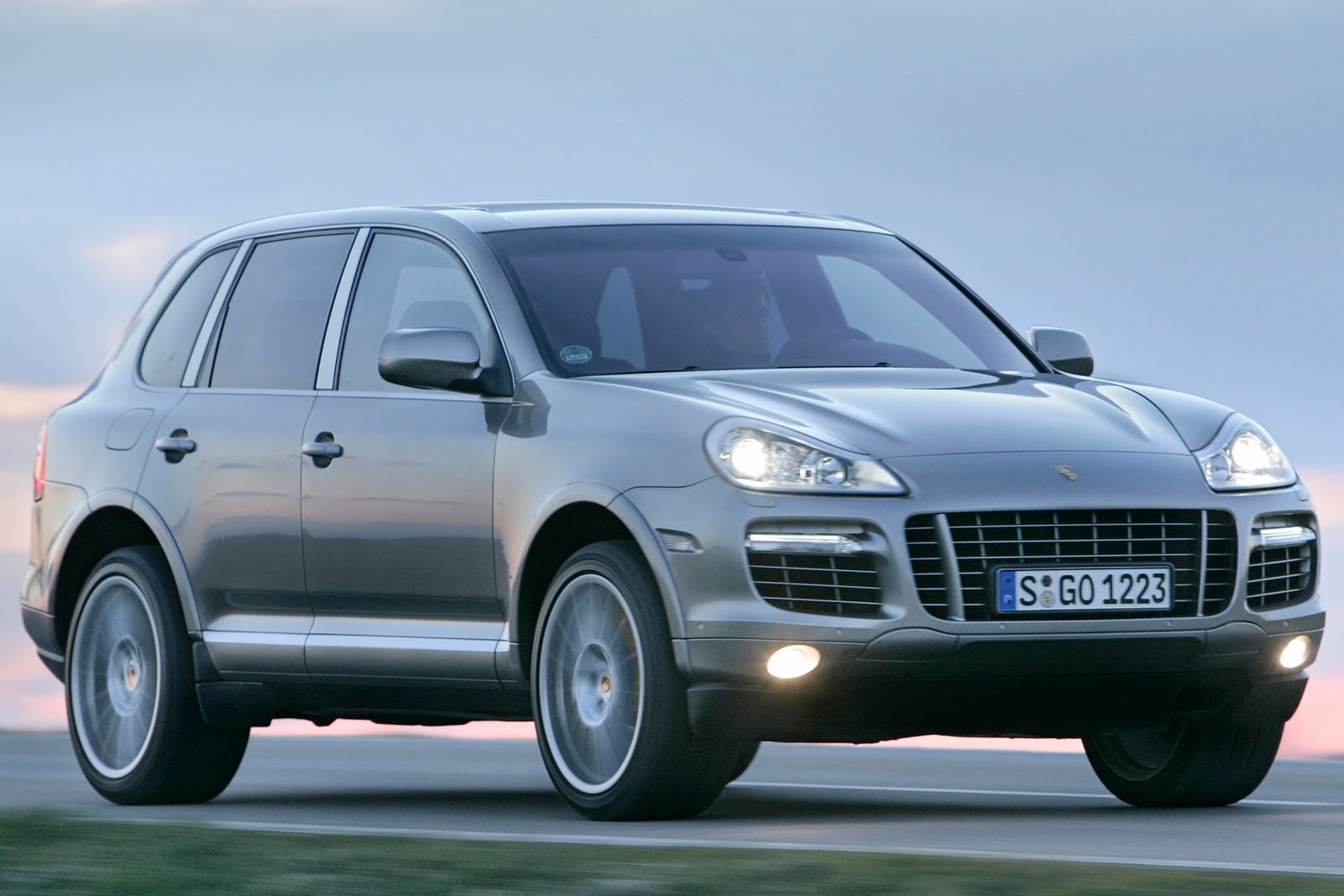 Used 2010 Porsche Cayenne Turbo S Review | Edmunds