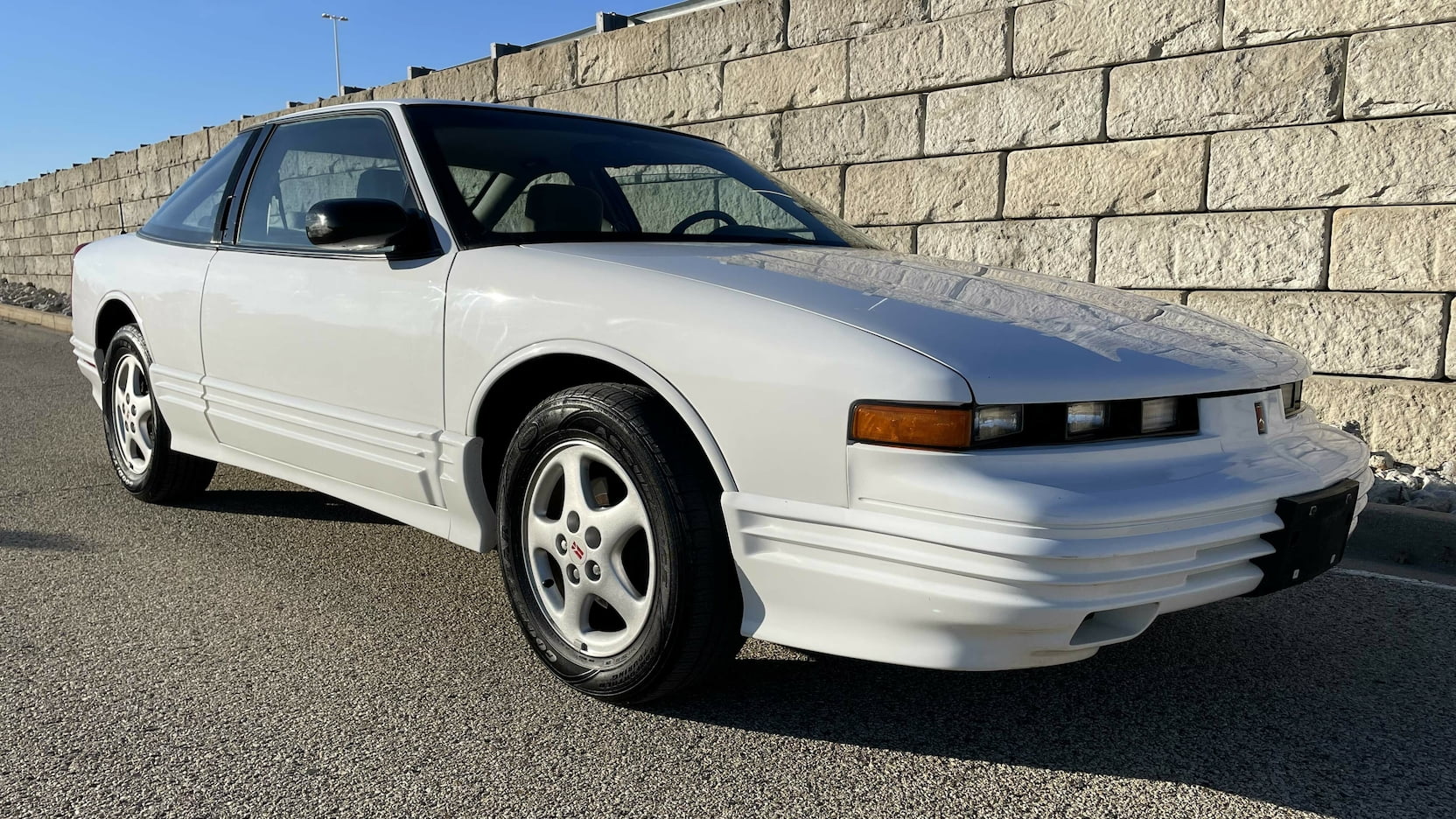 1997 Oldsmobile Cutlass Supreme SL at Kansas City 2022 as F260 - Mecum  Auctions