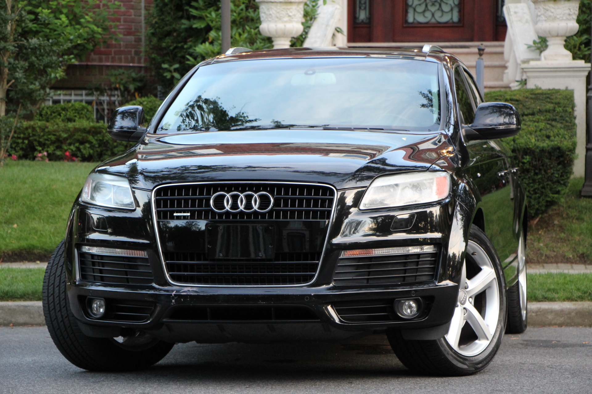 Buy Used 2009 AUDI Q7 4.2 QUATTRO PRESTIGE S-LINE for $13 900 from trusted  dealer in Brooklyn, NY!