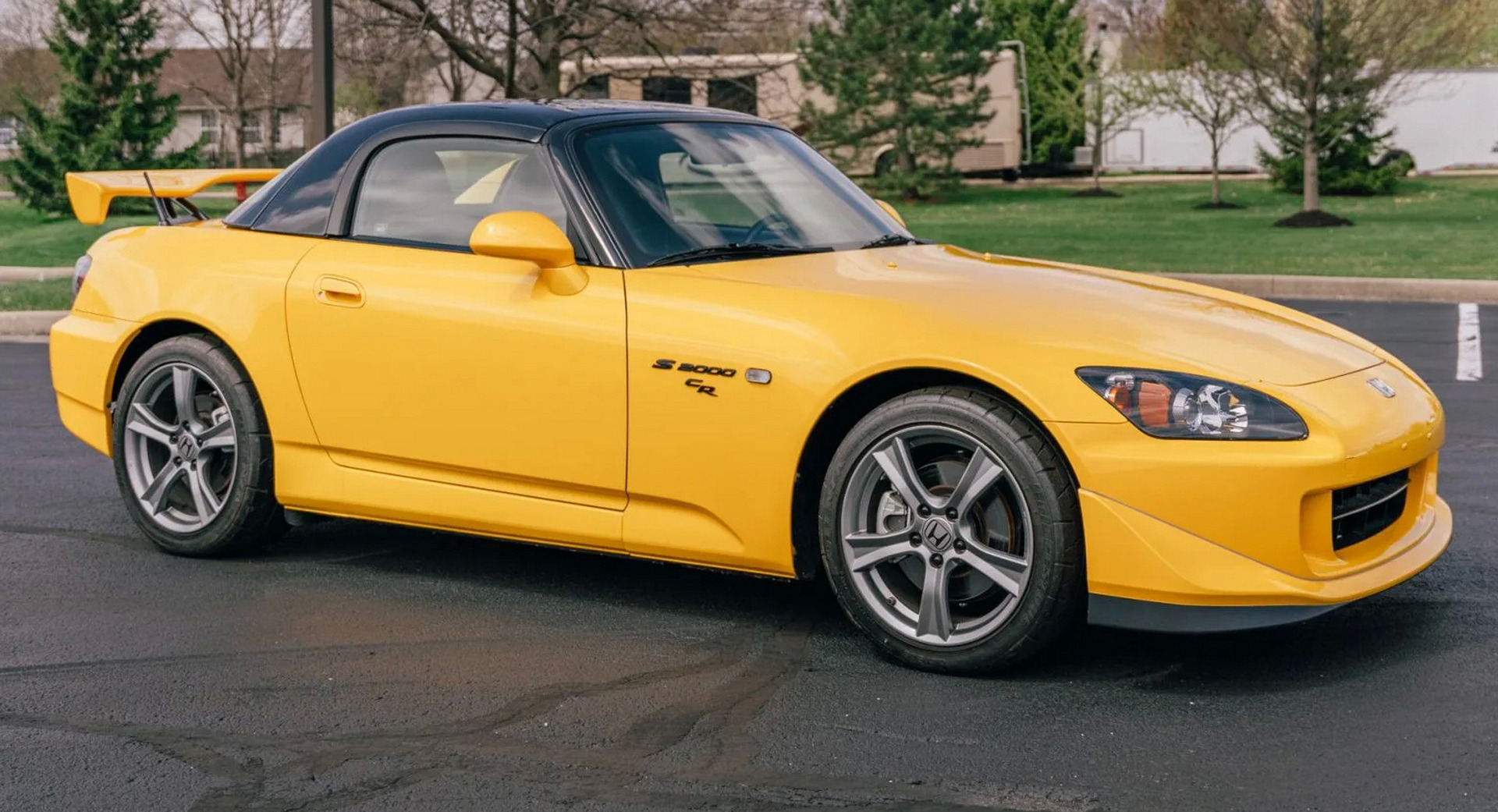 Holy Moly! A 123-Mile 2009 Honda S2000 CR Shattered Every Record Selling  For $200,000 | Carscoops
