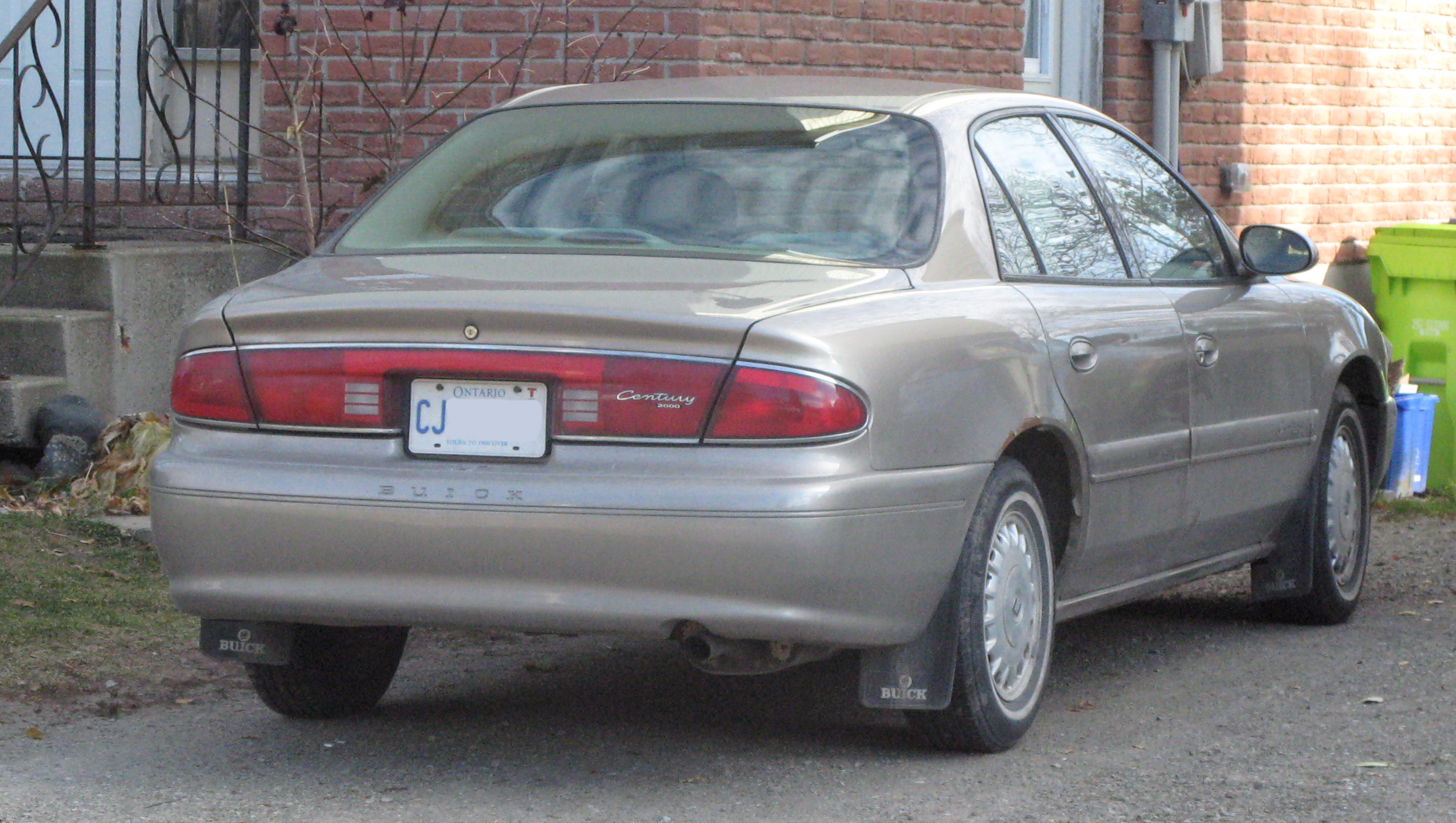 File:2000 Buick Century, Rear Right, 10-31-2020.jpg - Wikimedia Commons
