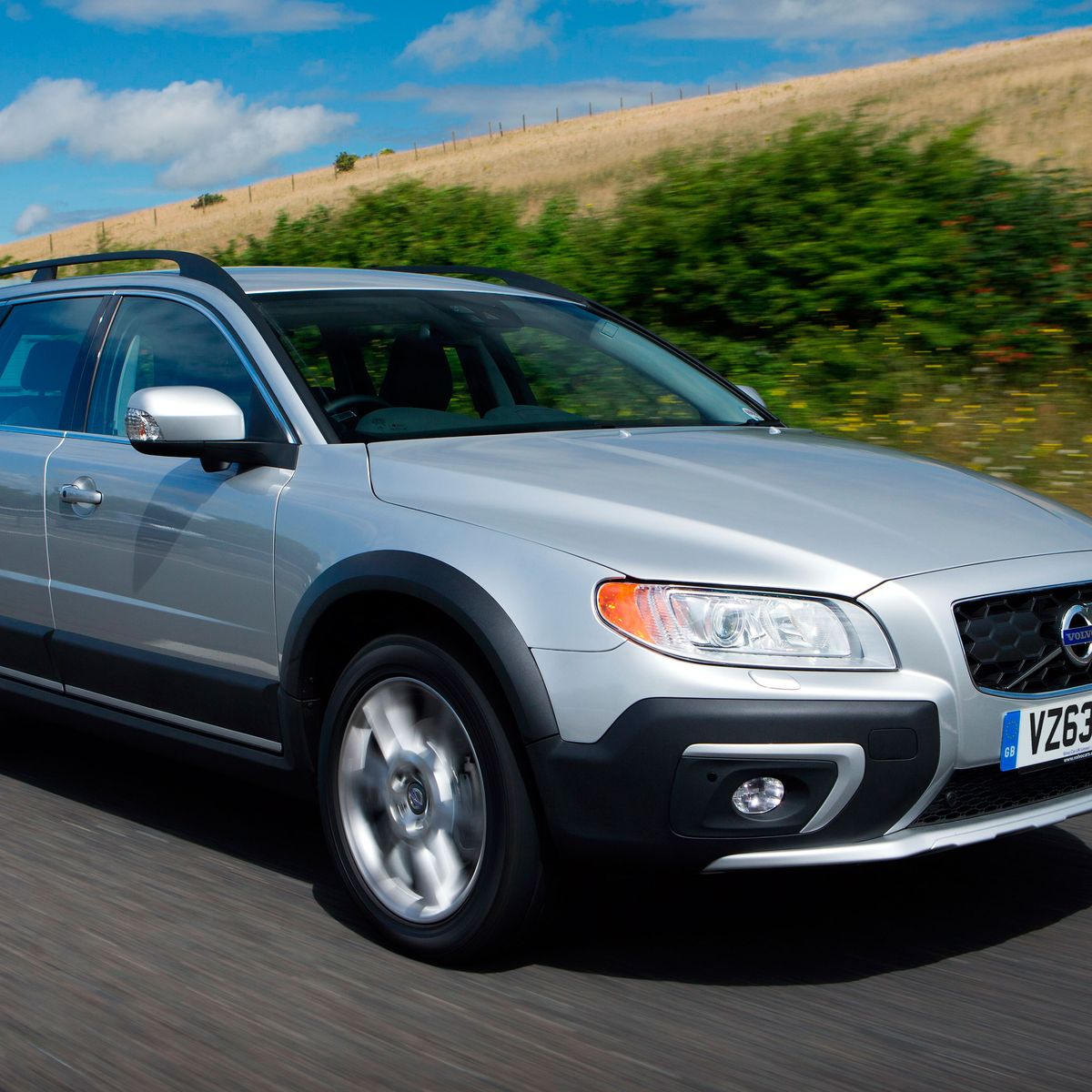 Volvo XC70 review - car review - volvo