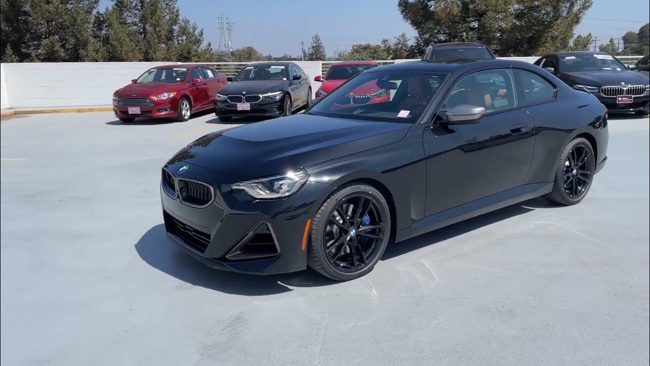 Tour the 2023 M240i in Black Sapphire with iDrive 8 | 4K - YouTube