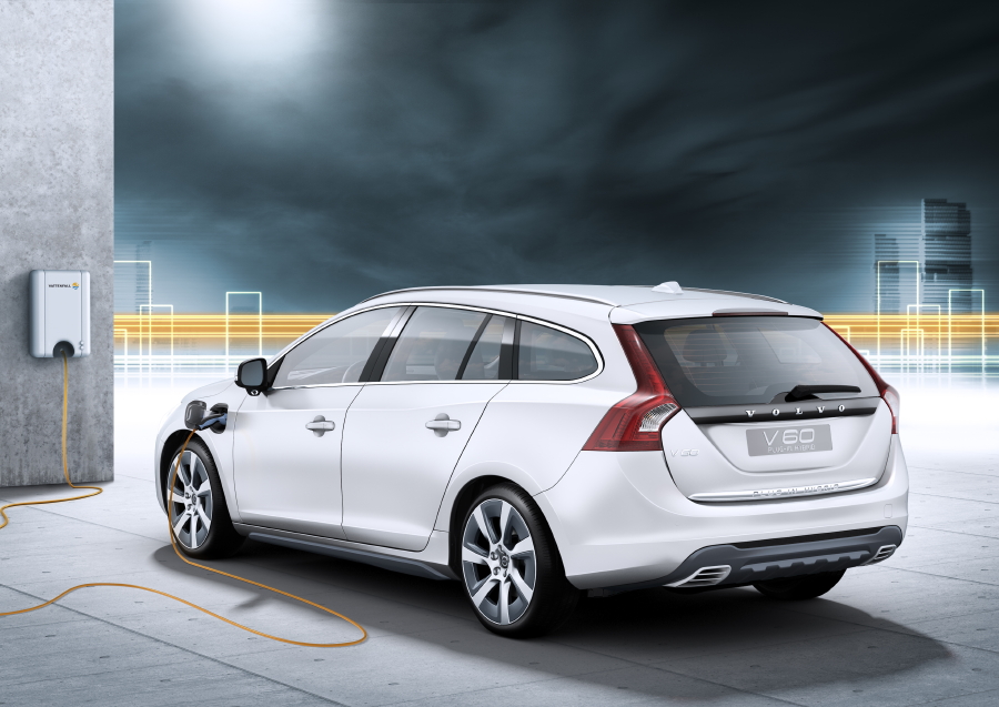 Volvo to price V60 plug-in diesel hybrid at 57,000 euros | Automotive News  Europe