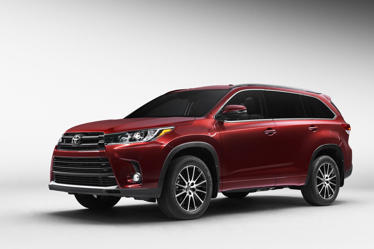 Toyota's Debut of 2017 Highlander Mid-Size SUV to Showcase Significant  Performance Updates - Toyota USA Newsroom