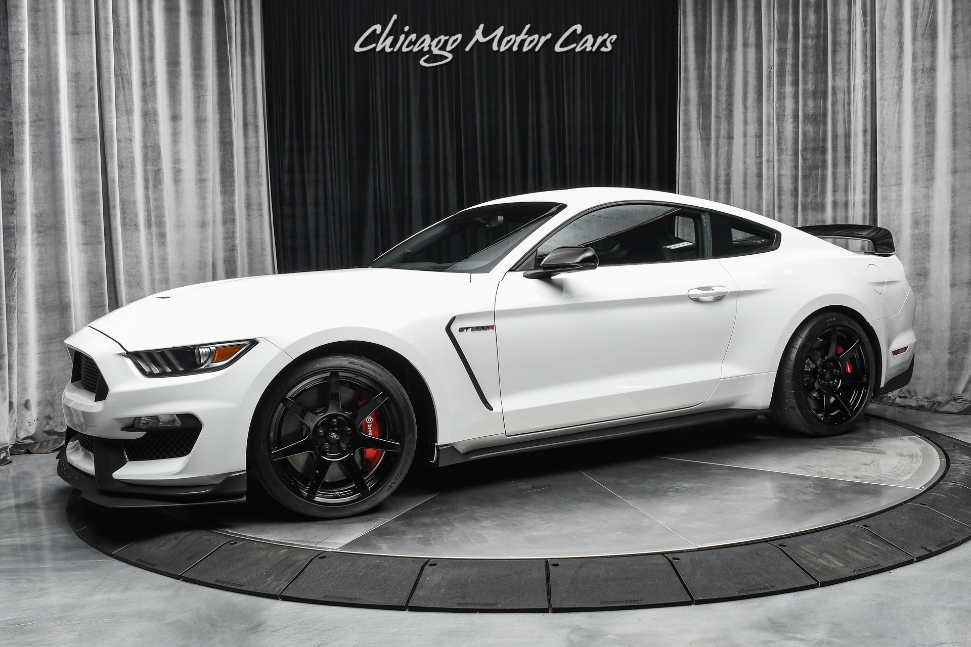 Used 2019 Ford Mustang Shelby GT350R-ONLY 1K MILES!-COMPLETELY STOCK!  STUNNING! For Sale (Special Pricing) | Chicago Motor Cars Stock #17718