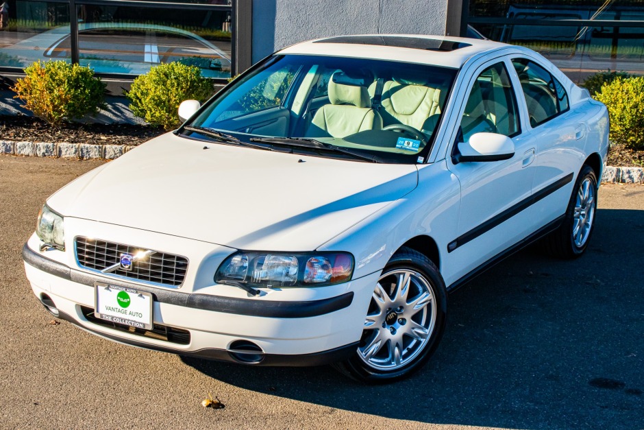 No Reserve: 49k-Mile 2002 Volvo S60 2.4T AWD for sale on BaT Auctions -  sold for $12,500 on November 14, 2022 (Lot #90,657) | Bring a Trailer