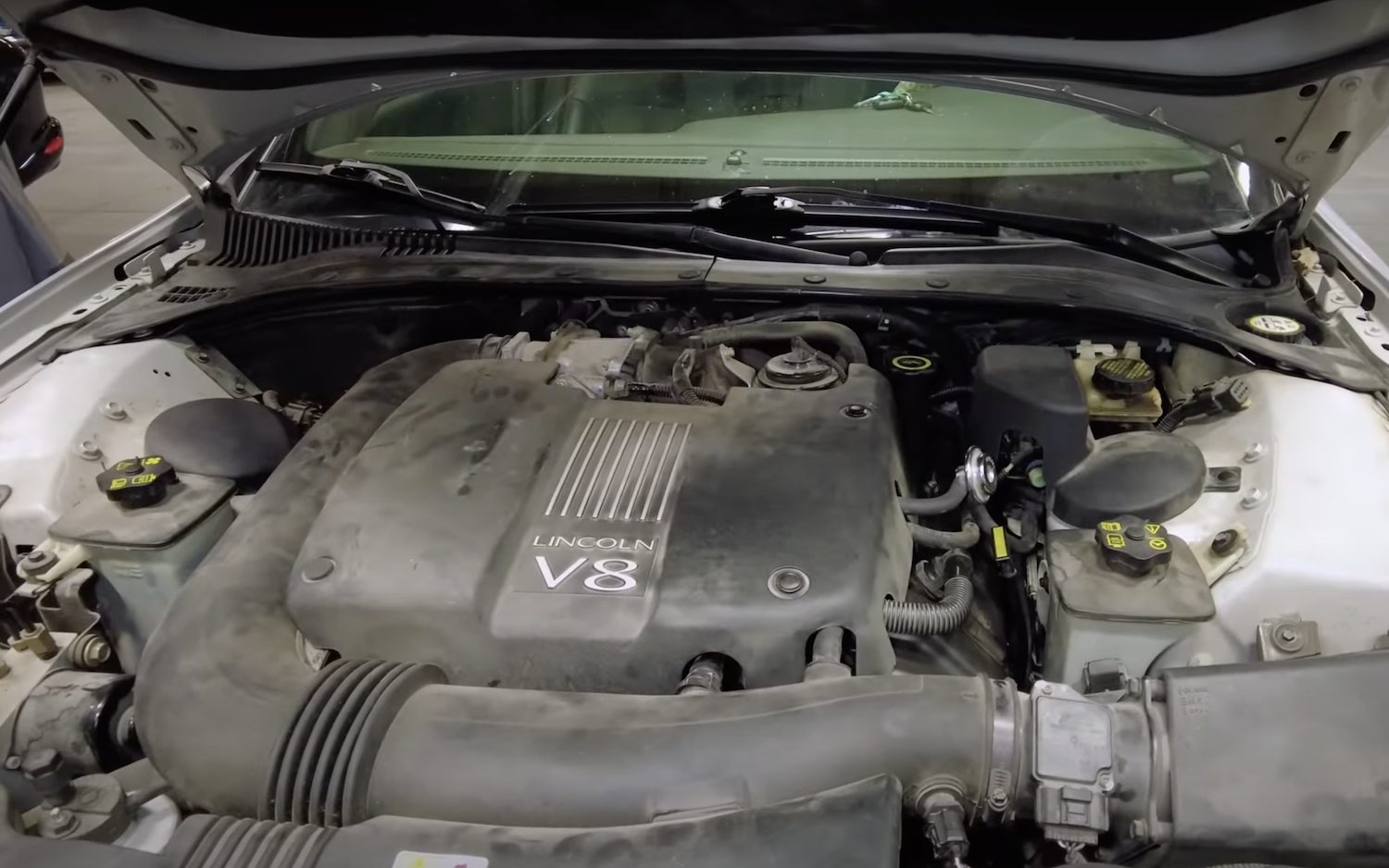 2001 Lincoln LS Can Barely Hide Its European Roots: Video