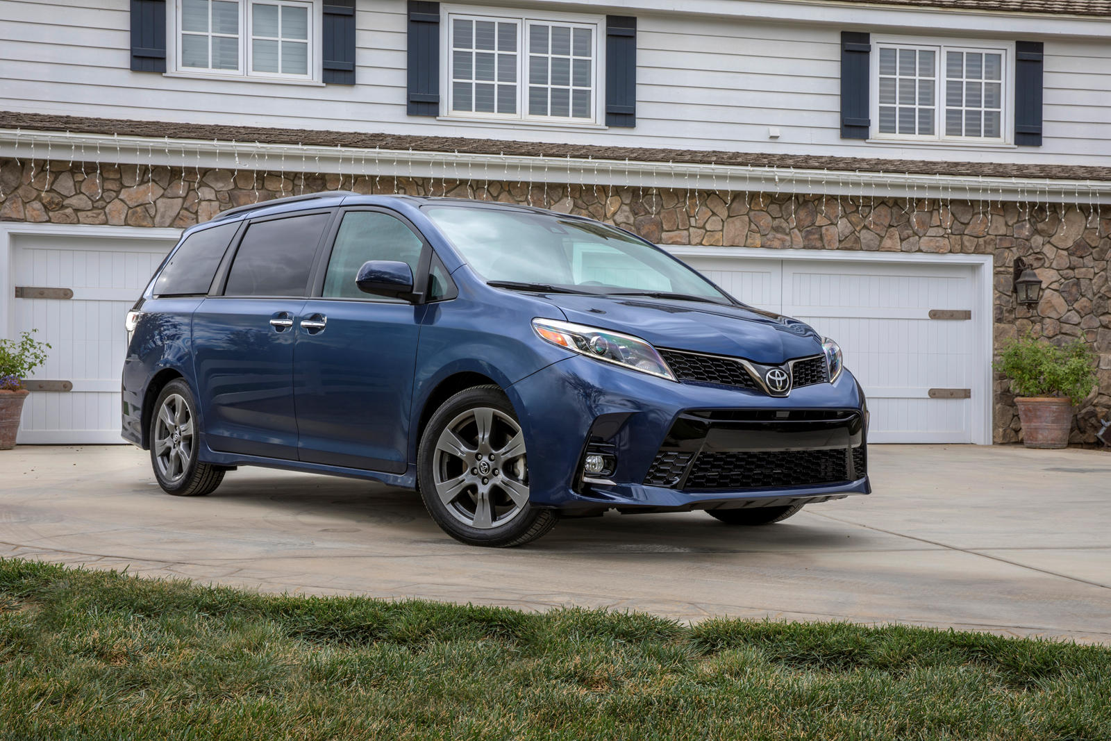2018 Toyota Sienna: Review, Trims, Specs, Price, New Interior Features,  Exterior Design, and Specifications | CarBuzz