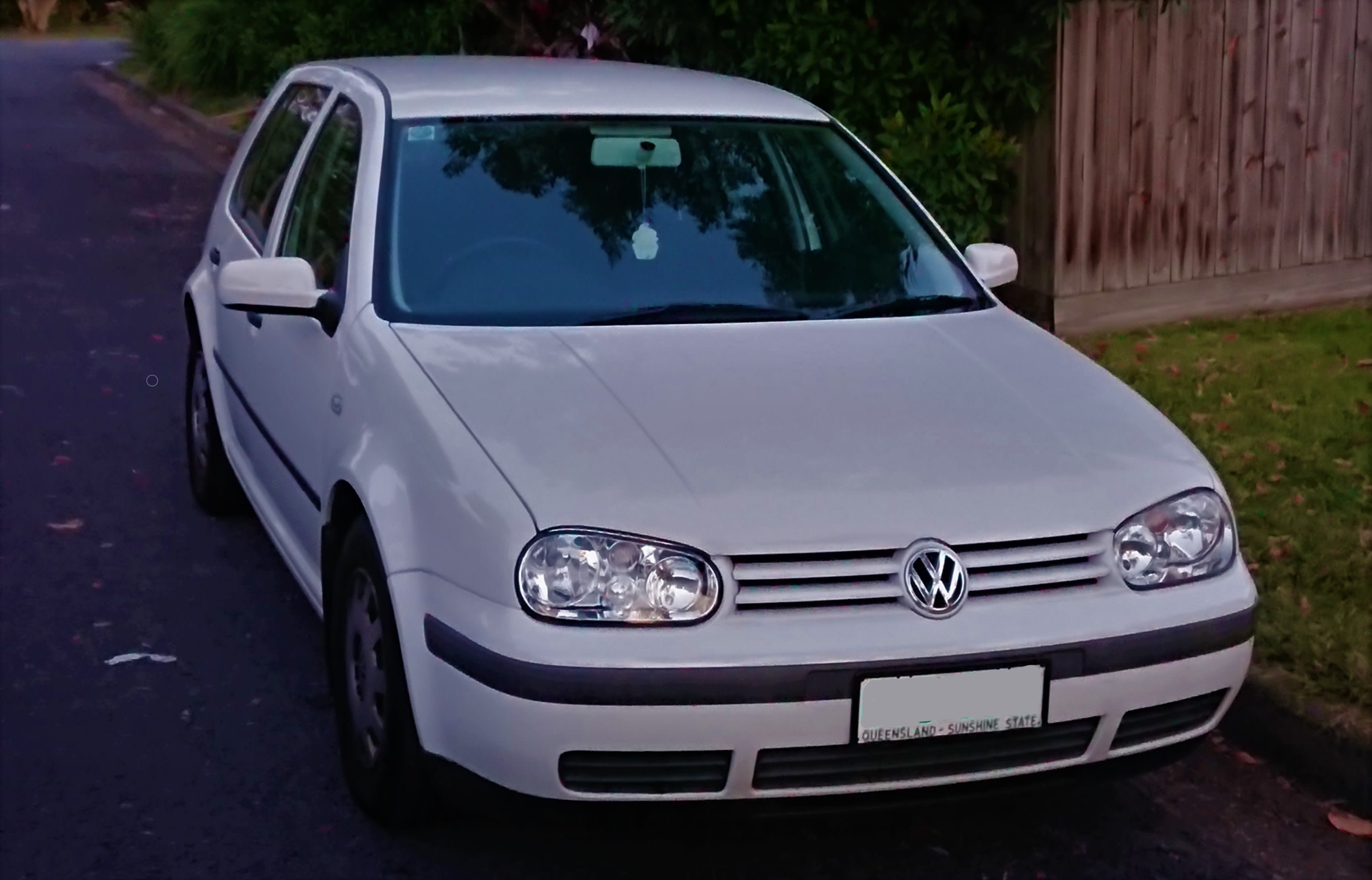 2001 Volkswagen Golf GL review - Drive