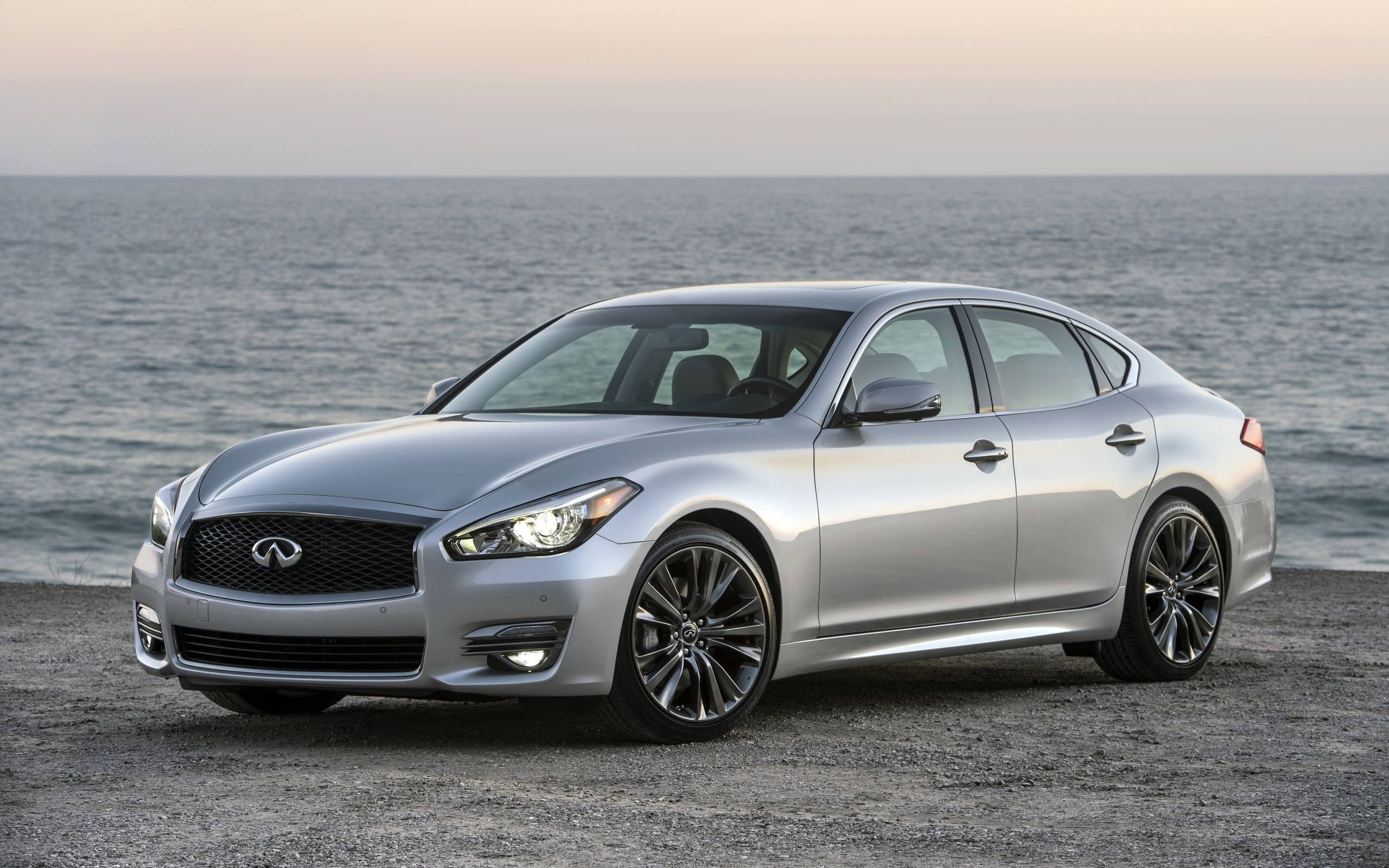 2016 Infiniti Q70 review: Name change aside, an aging luxury muscle car