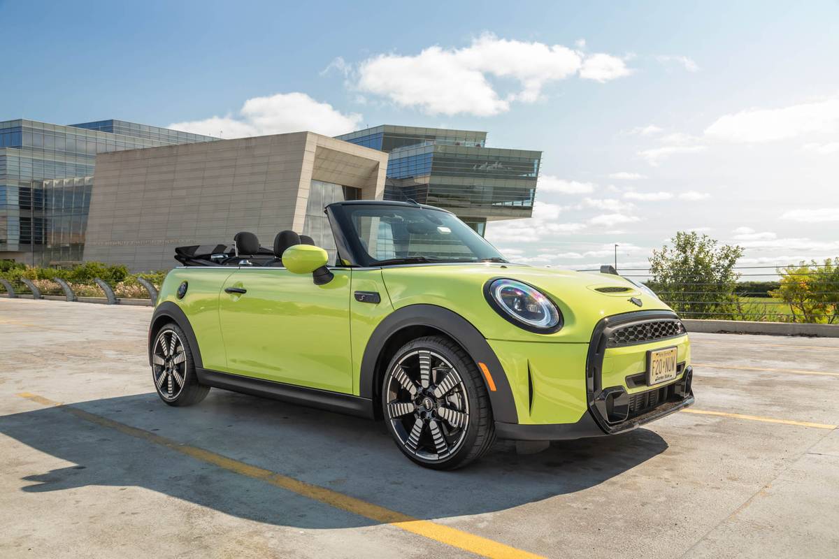 Is the Mini Cooper S Convertible a Good Car? 4 Pros and 4 Cons | Cars.com