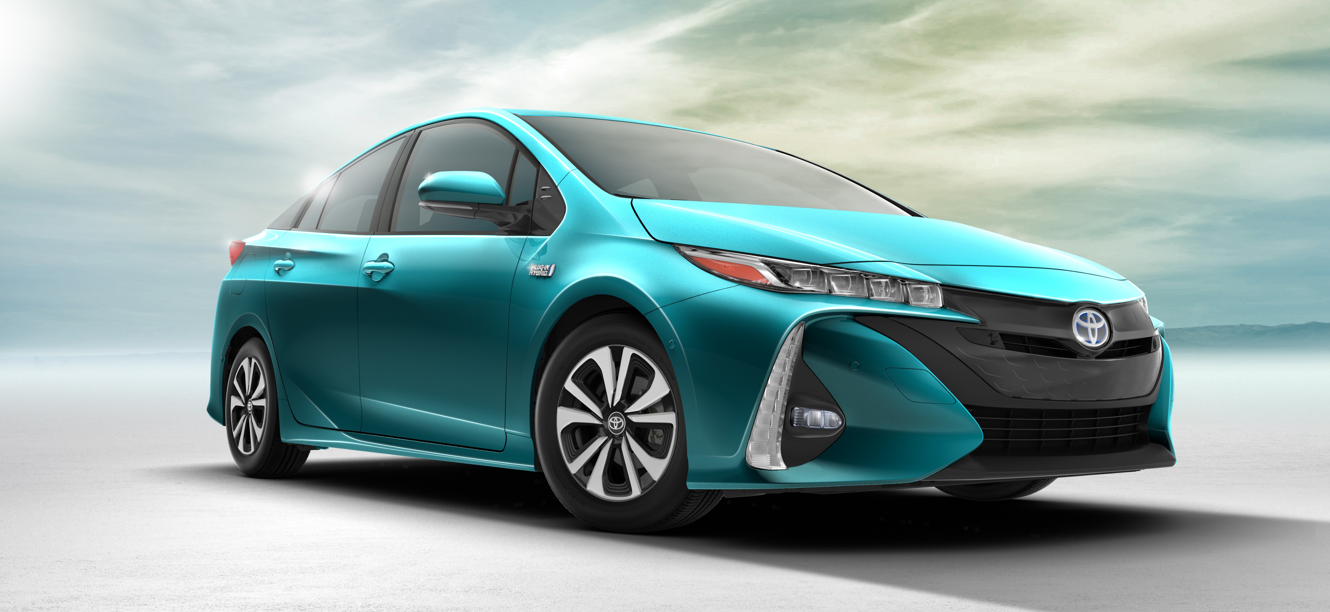 Toyota Prius Prime plug-in hybrid to have a $27,100 price tag and mighty  124 MPGe | Electrek