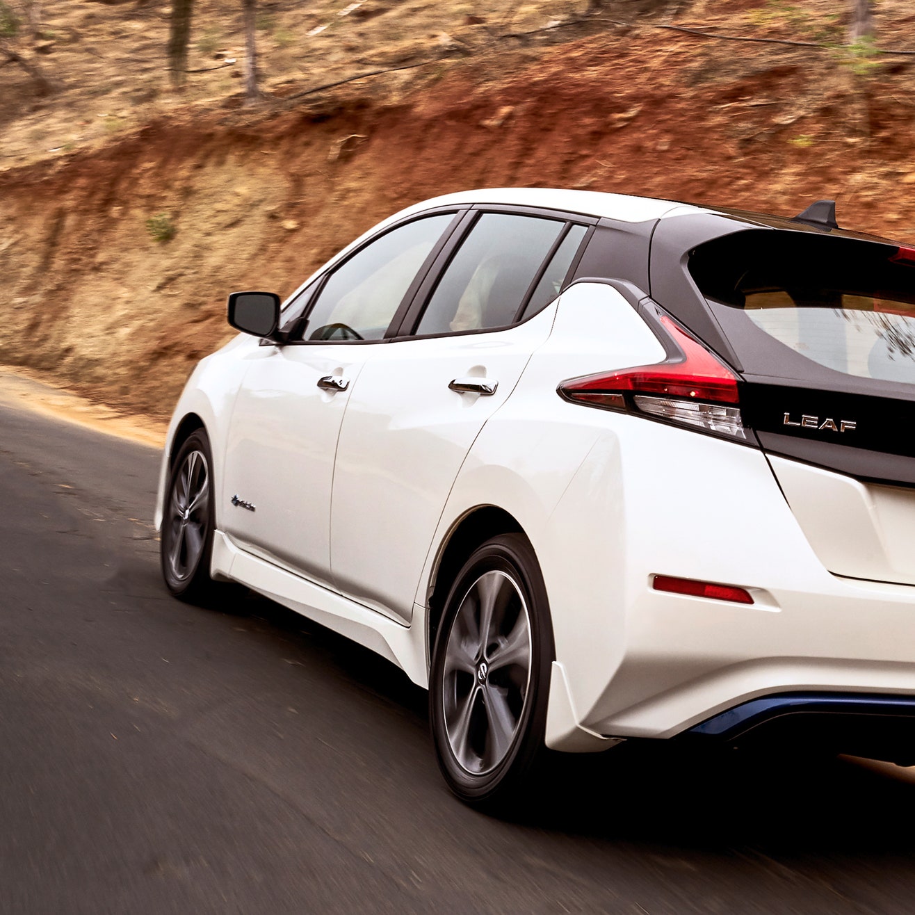 Nissan's 2018 Leaf Offers 150 Miles of Range for $30,000 | WIRED