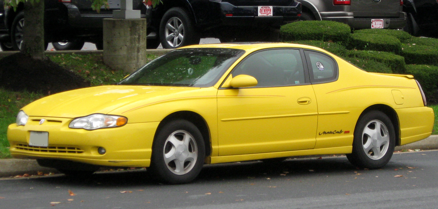 File:2000-2005 Chevrolet Monte Carlo -- 10-19-2011.jpg - Wikimedia Commons