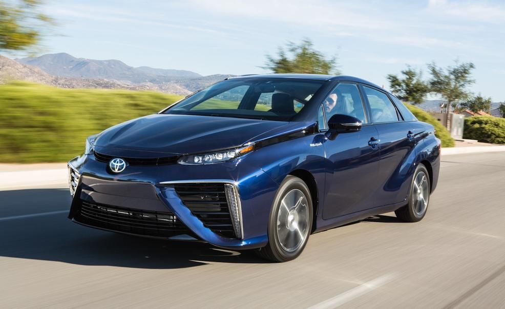 2018 Toyota Mirai Review, Pricing, and Specs