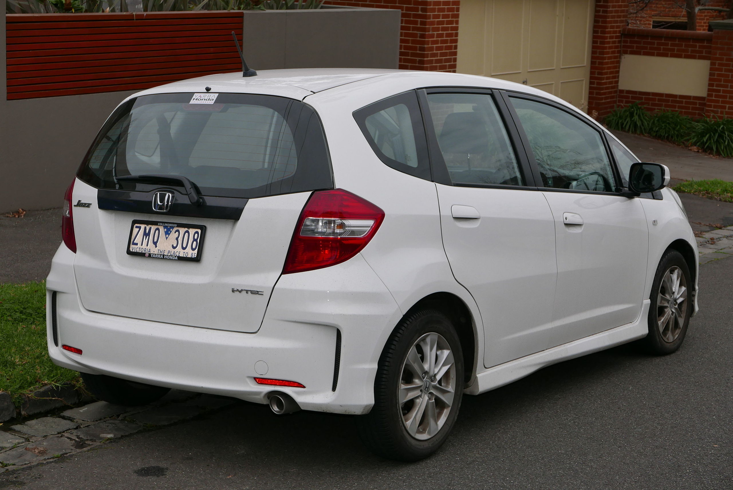 File:2012 Honda Jazz (GE MY12) VTi hatchback (2015-07-09) 02.jpg - Wikipedia