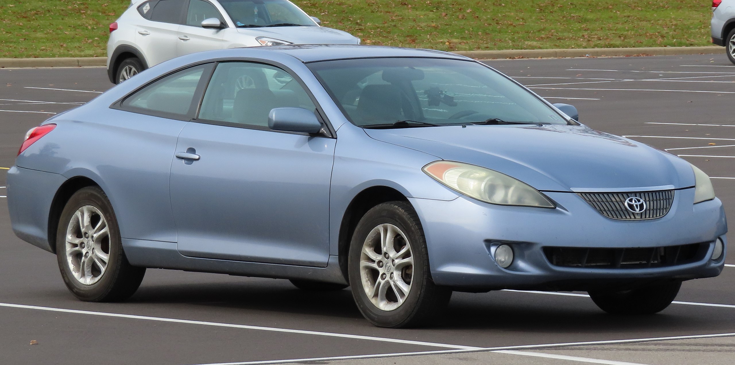 File:2006 Toyota Solara SE Coupe, front right, 10-28-2022.jpg - Wikimedia  Commons