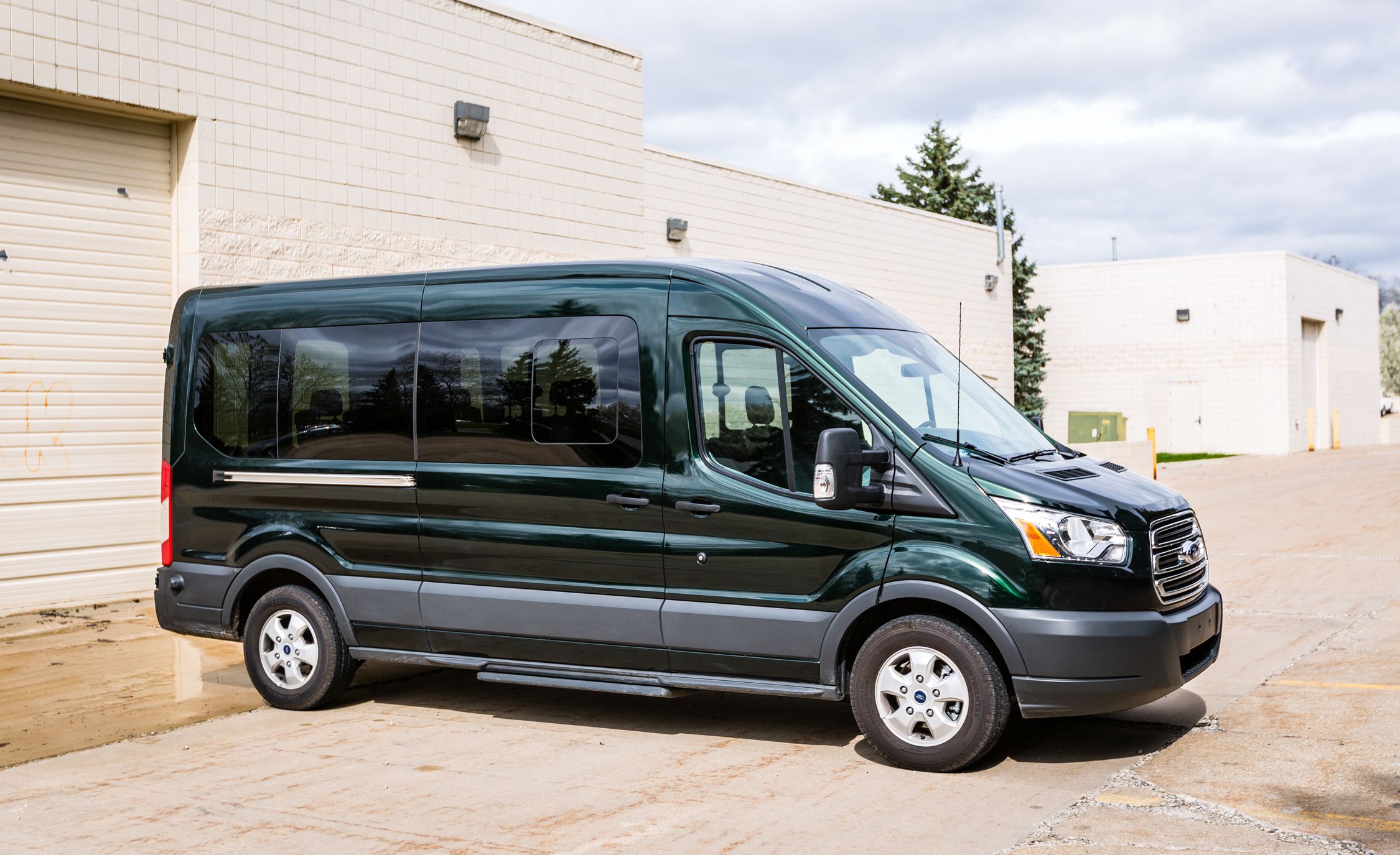 2017 Ford Transit Review, Pricing, and Specs
