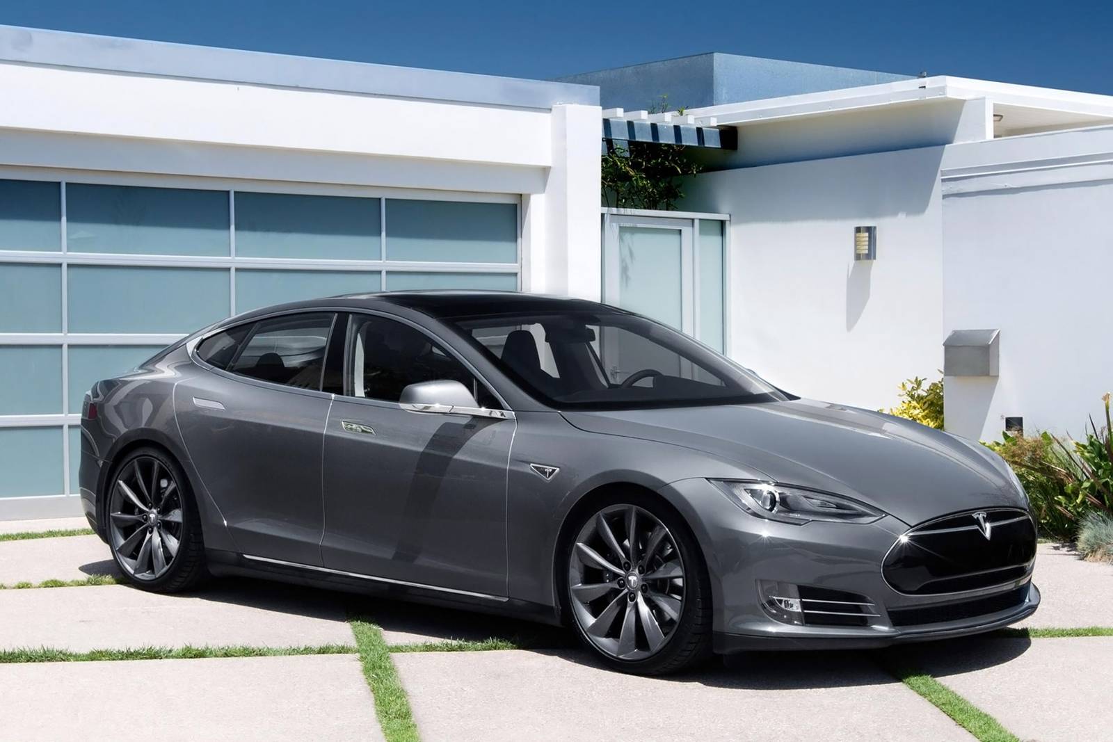 2012 Tesla Model S Review & Ratings | Edmunds