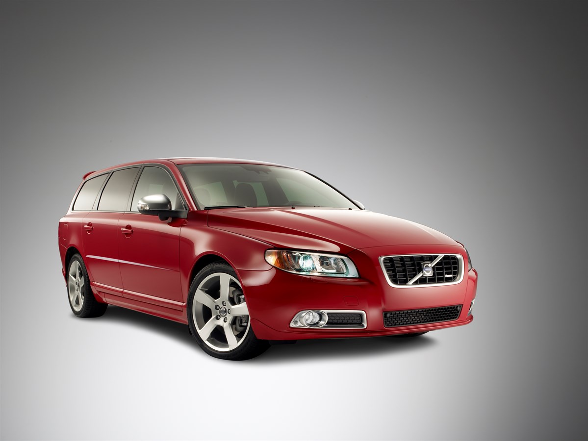 The new Volvo V70 R-DESIGN - loaded with refined options - Volvo Cars  Global Media Newsroom