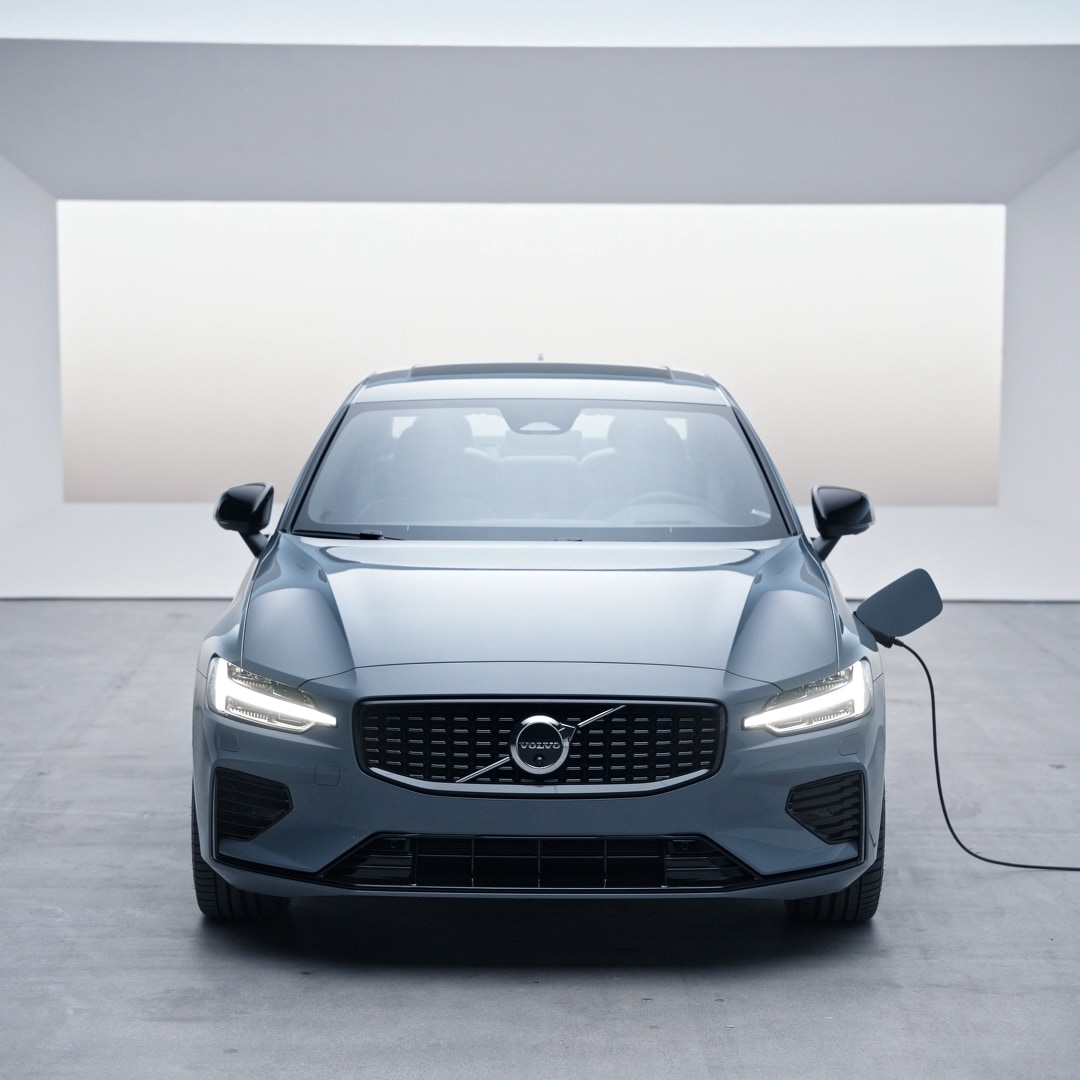 2023 S60 Recharge Plug-in Hybrid Sedan | Volvo Car USA