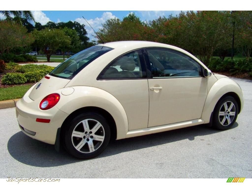 2006 Volkswagen New Beetle TDI Coupe in Harvest Moon Beige photo #7 -  405132 | Jax Sports Cars - Cars for sale in F… | Bug car, Volkswagen new  beetle, Vw new beetle