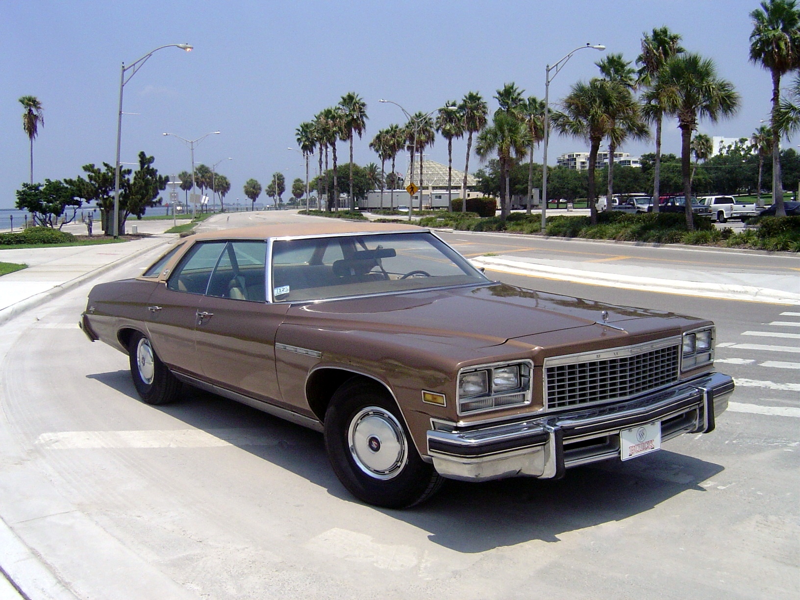 File:1976 Buick LeSabre Custom.JPG - Wikimedia Commons