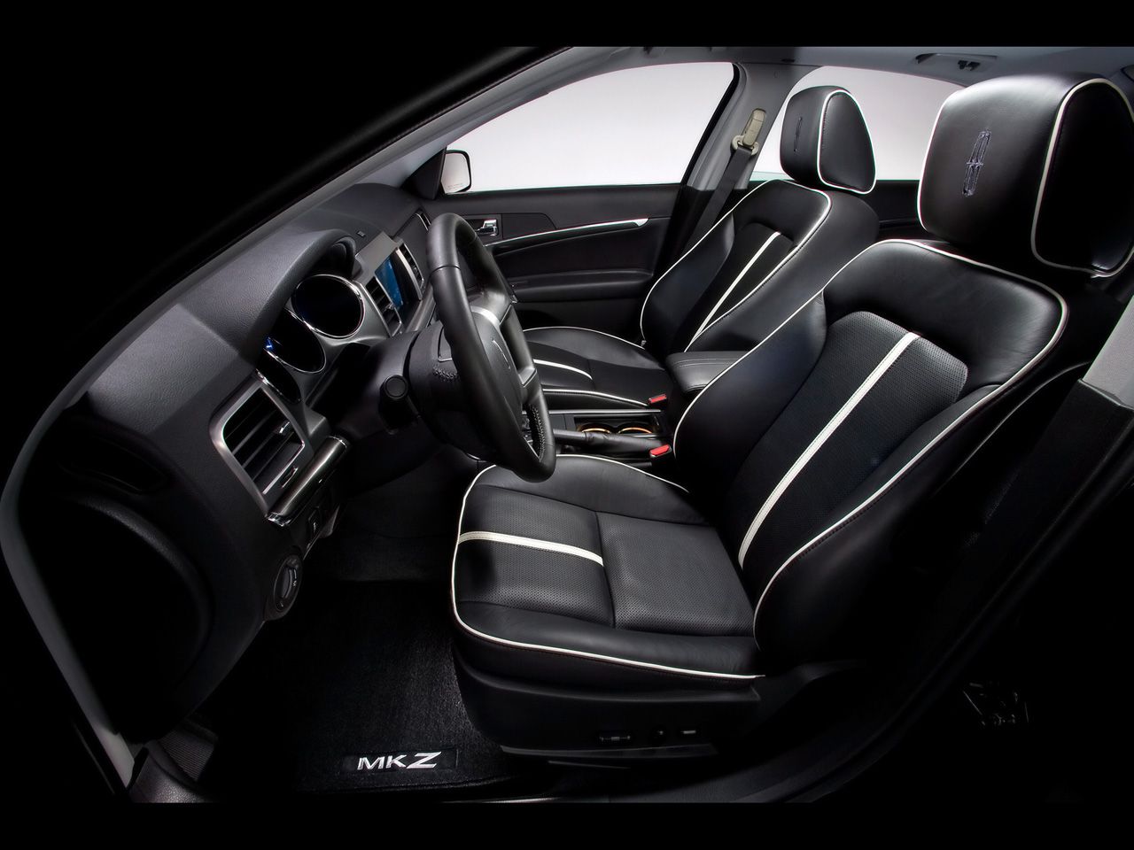 2010 Lincoln MKZ interior.