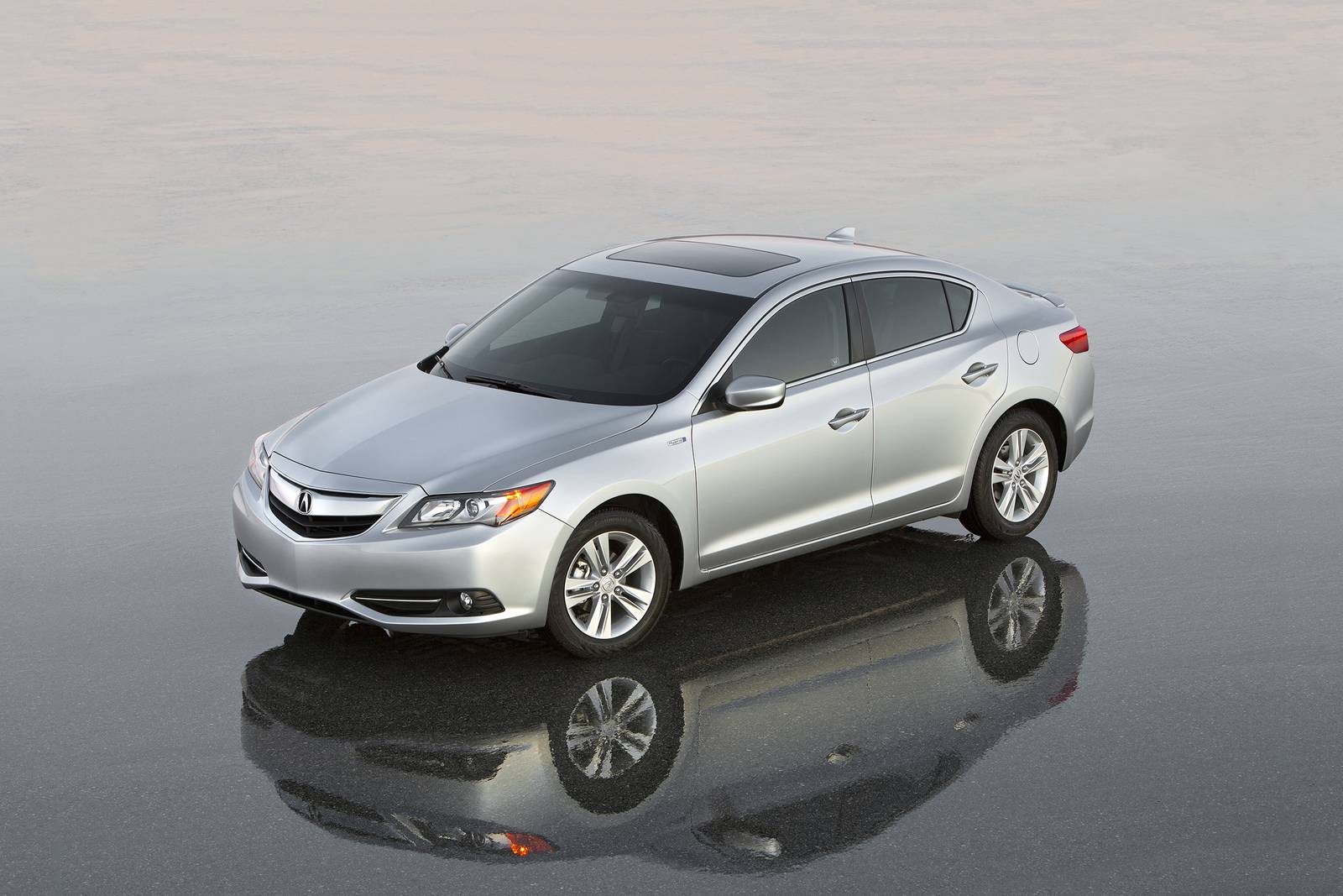2014 Acura ILX Hybrid Review & Ratings | Edmunds