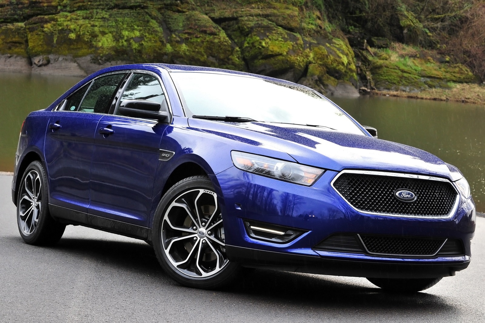 Used 2016 Ford Taurus SHO Review | Edmunds