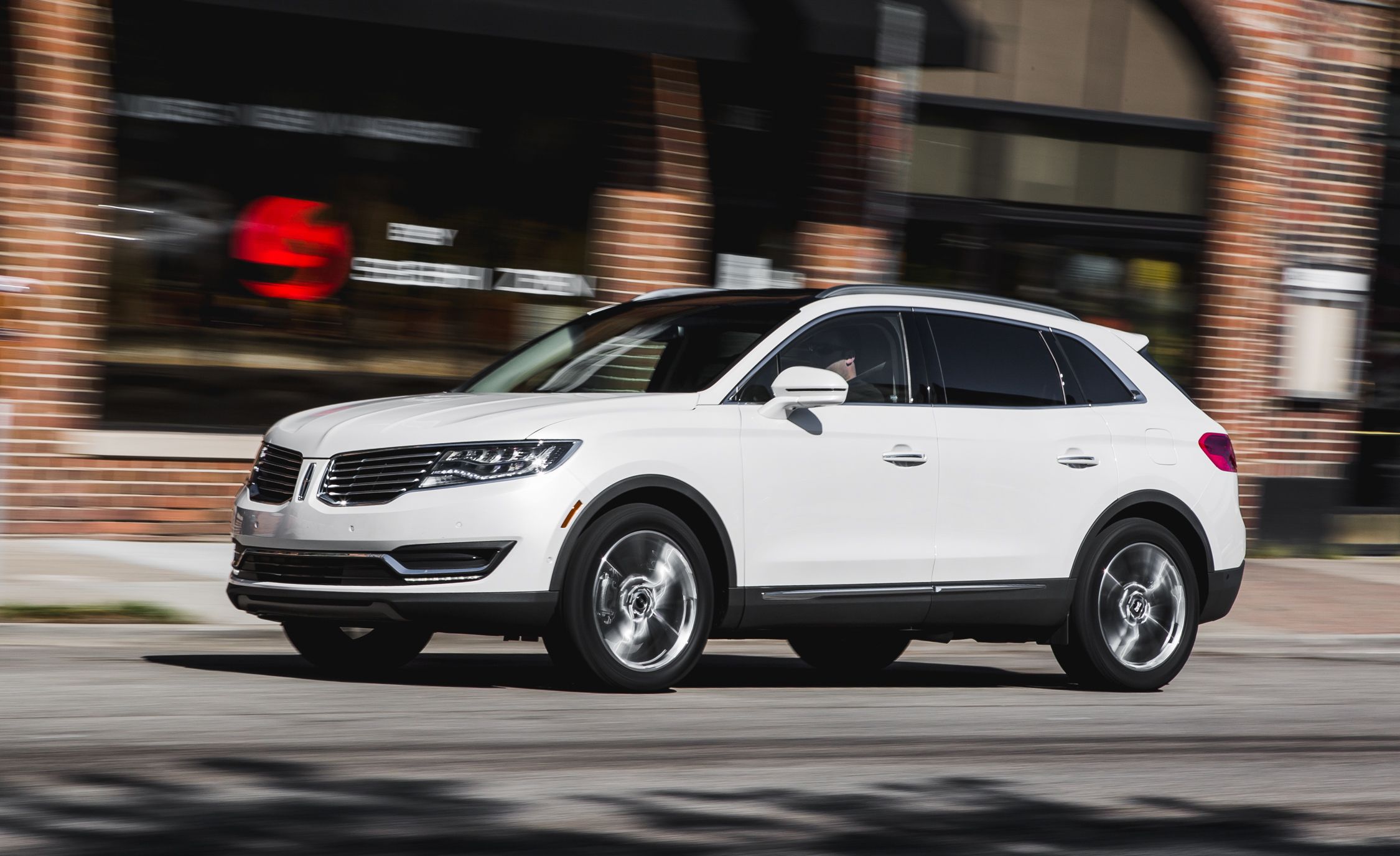 2018 Lincoln MKX Review, Pricing, and Specs
