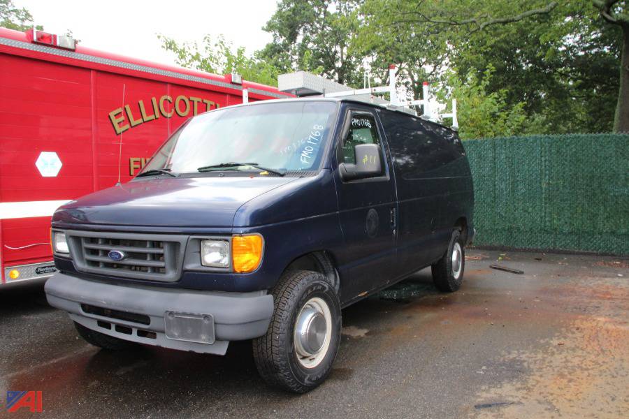 Auctions International - Auction: Nassau County Hwy-NY #25990 ITEM: 2004  Ford E250 Van