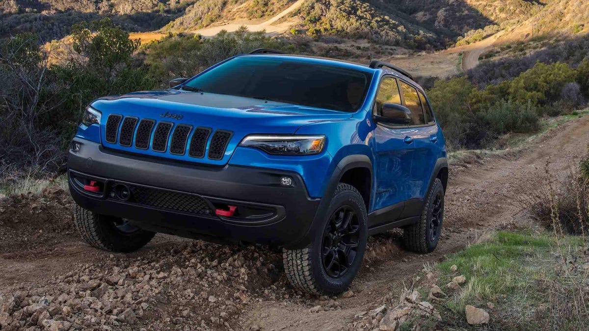 Jeep Slims Cherokee Lineup Before Current Gen Ends Production