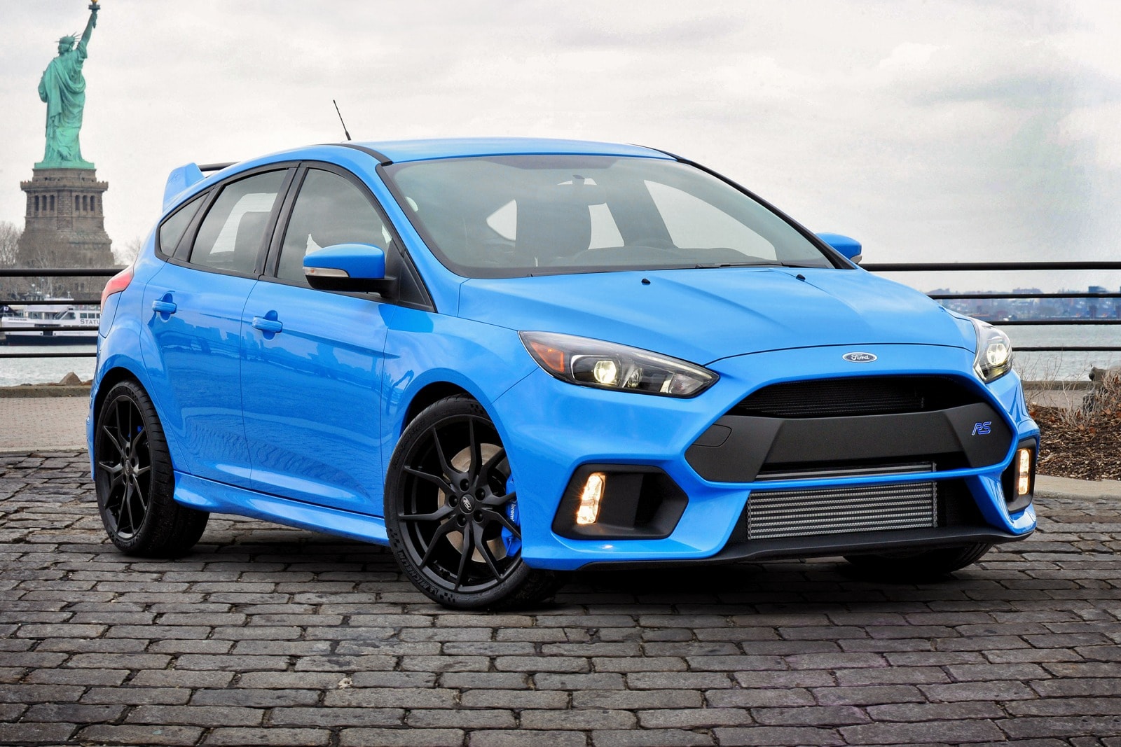 2018 Ford Focus RS Review & Ratings | Edmunds