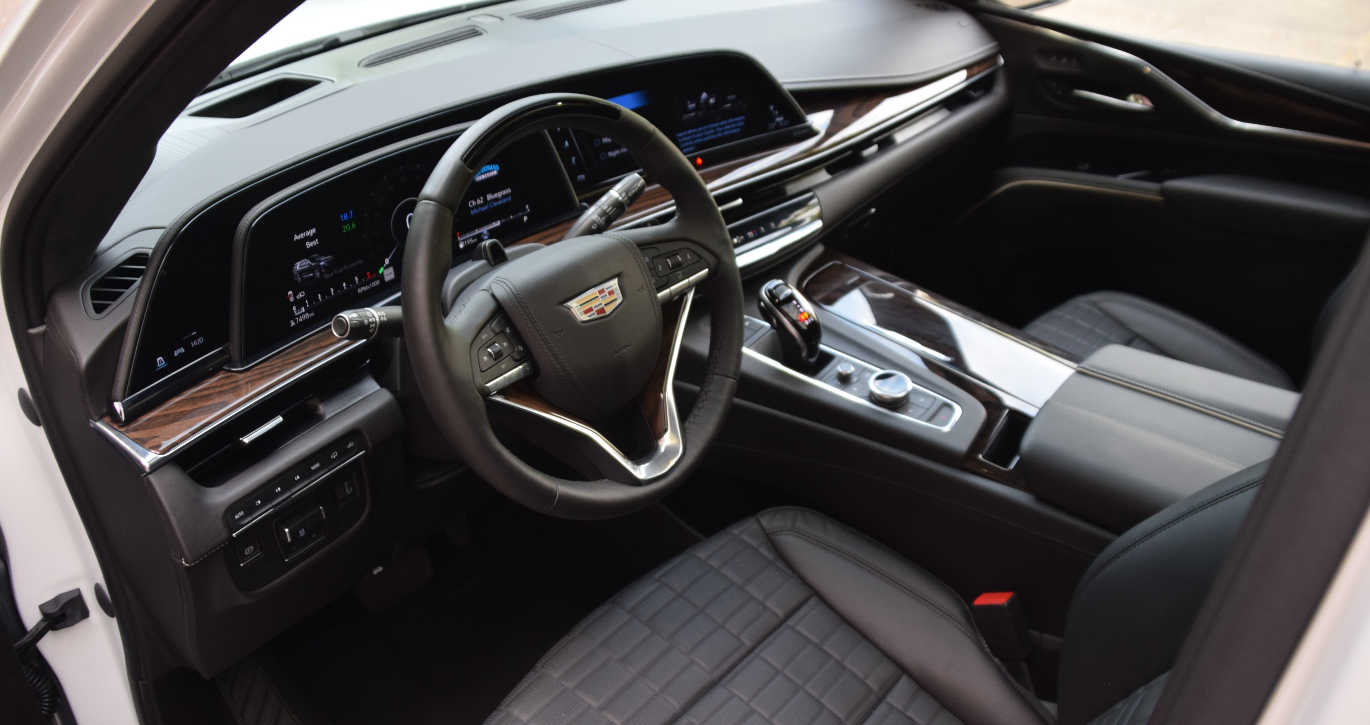 Cadillac Escalade Defines Digital Luxury | WardsAuto