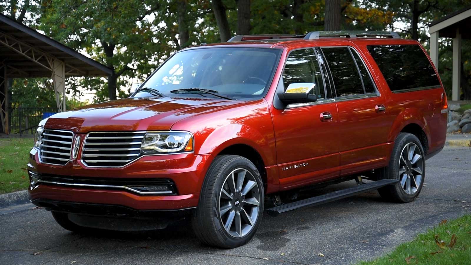2016 Lincoln Navigator L Review: Curbed with Craig Cole - AutoGuide.com